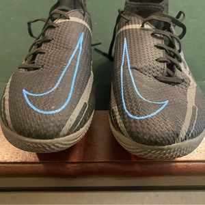 Nike Phantom indoor soccer/futsal shoes. Size 7.5